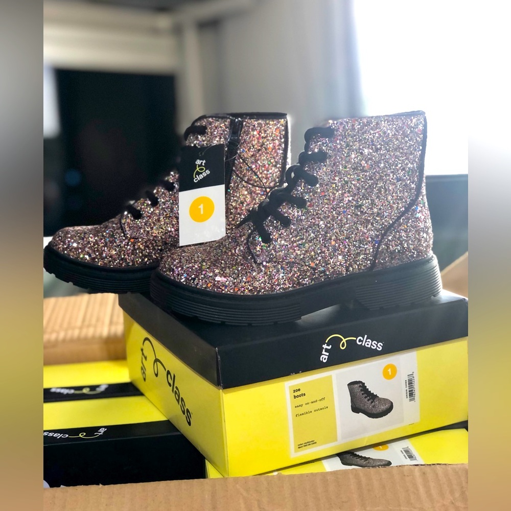 Art class Zoe boots size 1 kids